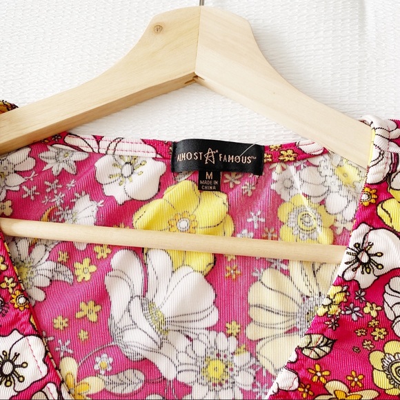 NWT Bold Vintage Floral Cropped Ruched Drawstring Top - Picture 8 of 12